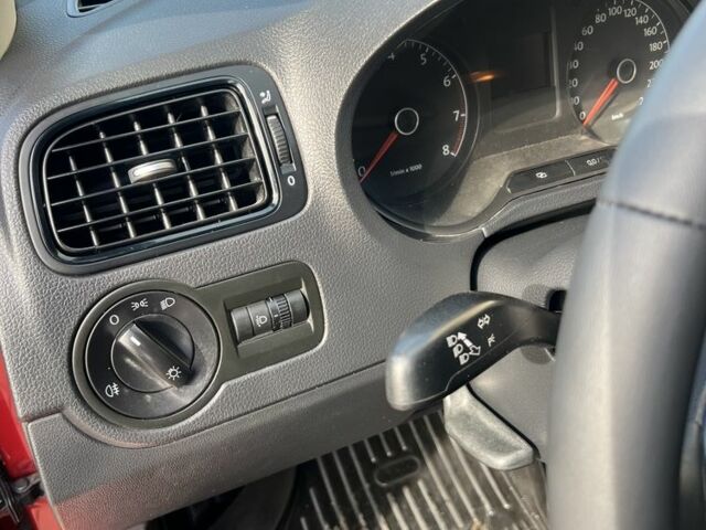 Красный Фольксваген Поло, объемом двигателя 1.6 л и пробегом 210 тыс. км за 7500 $, фото 20 на Automoto.ua