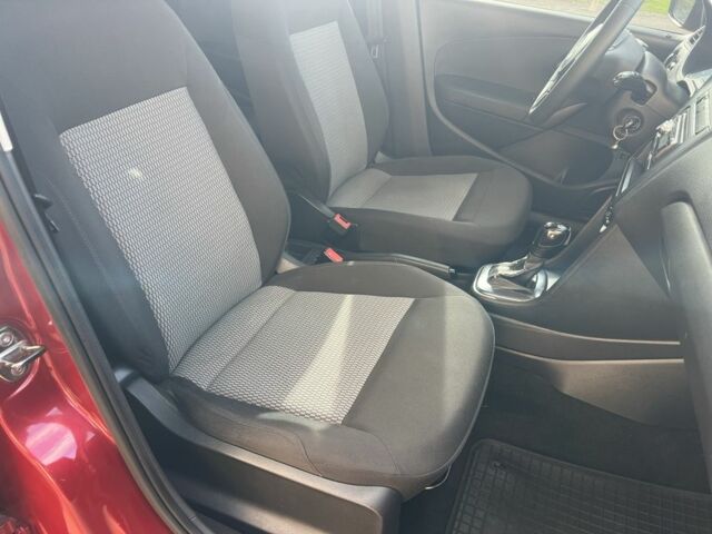 Красный Фольксваген Поло, объемом двигателя 1.6 л и пробегом 210 тыс. км за 7500 $, фото 13 на Automoto.ua