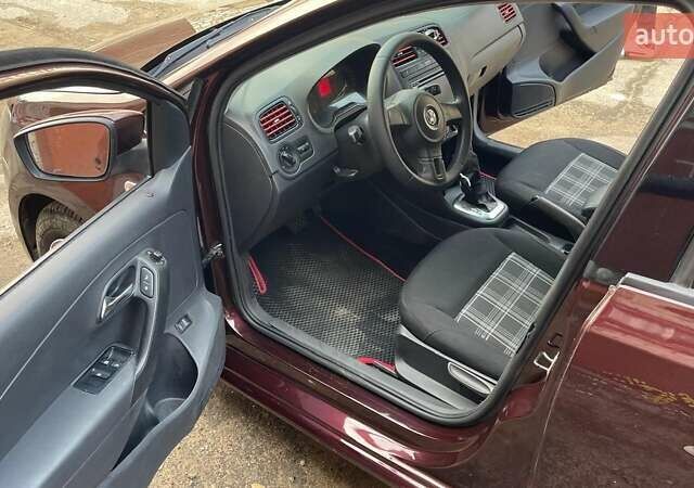 Червоний Фольксваген Поло, об'ємом двигуна 1.6 л та пробігом 380 тис. км за 6800 $, фото 1 на Automoto.ua