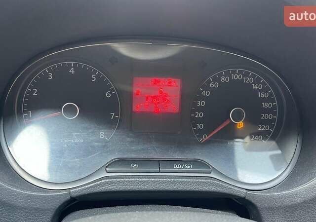 Червоний Фольксваген Поло, об'ємом двигуна 1.6 л та пробігом 380 тис. км за 6800 $, фото 7 на Automoto.ua
