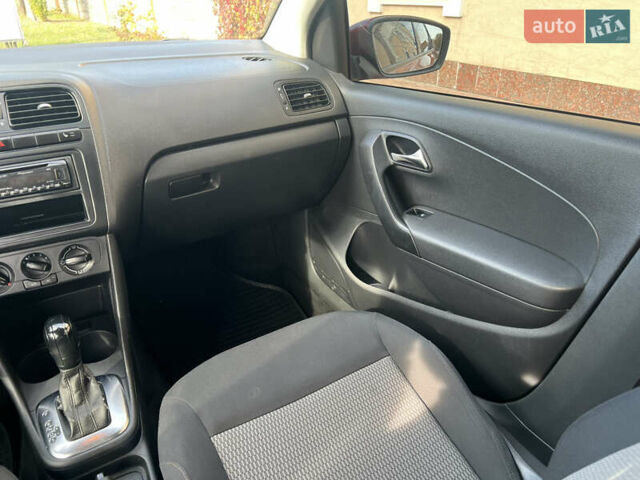 Красный Фольксваген Поло, объемом двигателя 1.6 л и пробегом 211 тыс. км за 6900 $, фото 18 на Automoto.ua