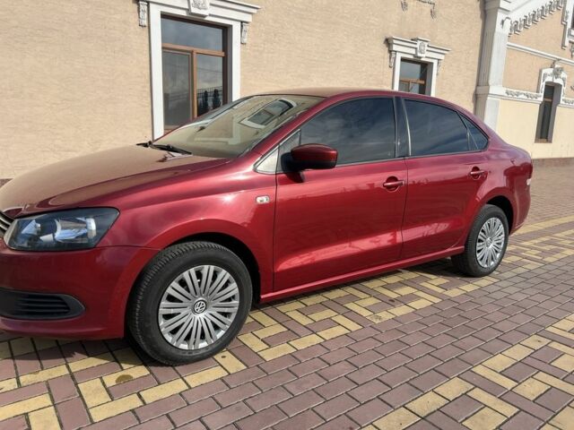 Красный Фольксваген Поло, объемом двигателя 1.6 л и пробегом 210 тыс. км за 7500 $, фото 5 на Automoto.ua