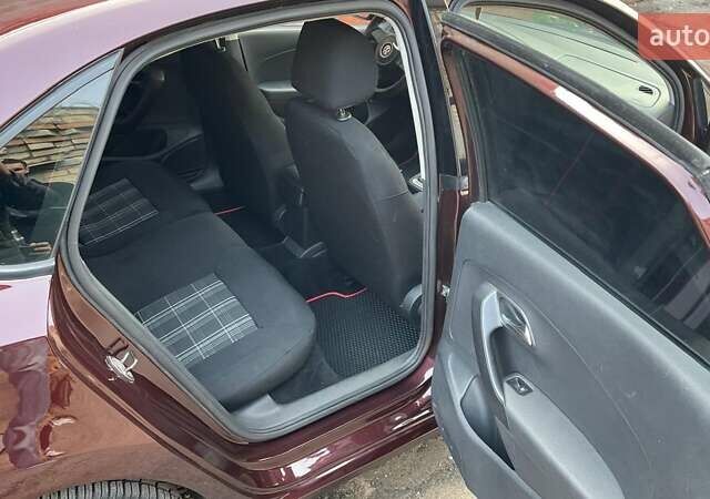 Червоний Фольксваген Поло, об'ємом двигуна 1.6 л та пробігом 380 тис. км за 6800 $, фото 9 на Automoto.ua