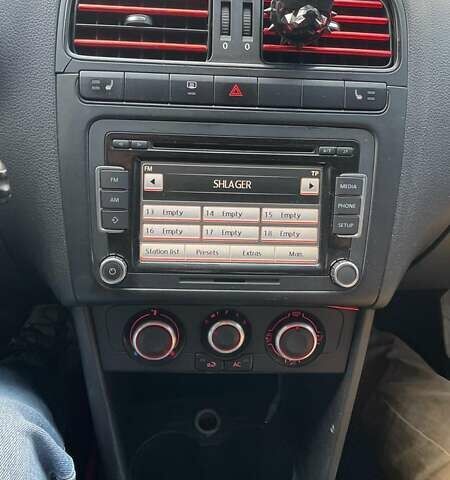 Червоний Фольксваген Поло, об'ємом двигуна 1.6 л та пробігом 380 тис. км за 6800 $, фото 6 на Automoto.ua