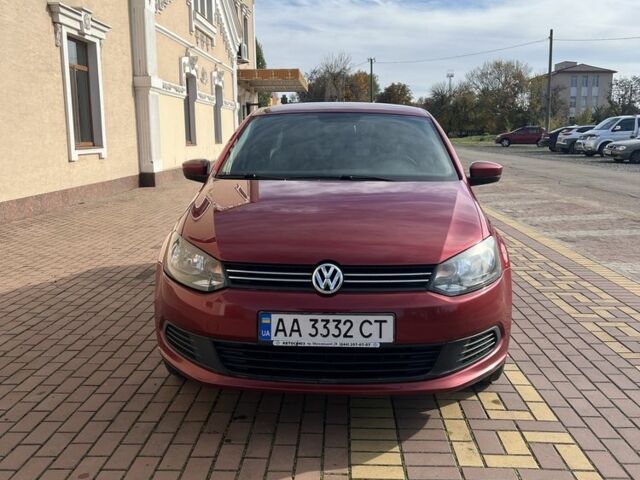 Красный Фольксваген Поло, объемом двигателя 1.6 л и пробегом 210 тыс. км за 7500 $, фото 2 на Automoto.ua