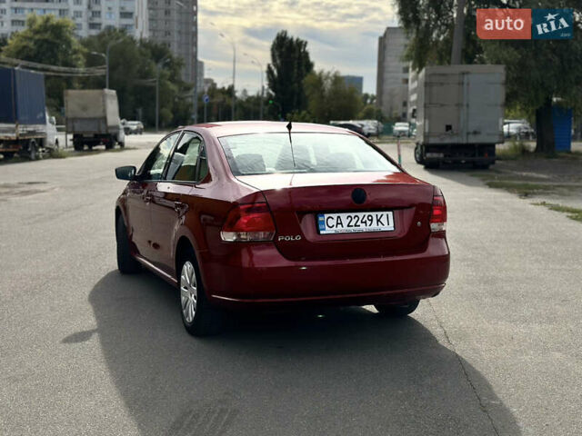 Красный Фольксваген Поло, объемом двигателя 1.6 л и пробегом 229 тыс. км за 5150 $, фото 4 на Automoto.ua
