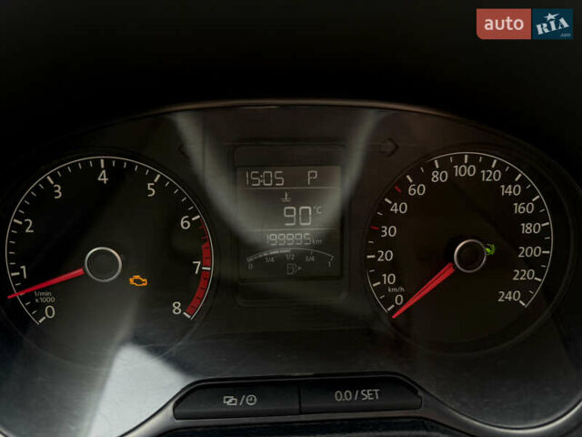 Червоний Фольксваген Поло, об'ємом двигуна 1.6 л та пробігом 199 тис. км за 9300 $, фото 2 на Automoto.ua