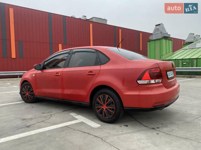 Червоний Фольксваген Поло, об'ємом двигуна 1.6 л та пробігом 212 тис. км за 7000 $, фото 2 на Automoto.ua