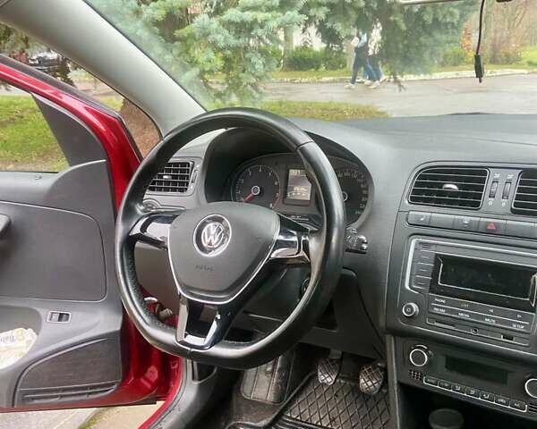 Красный Фольксваген Поло, объемом двигателя 1.6 л и пробегом 90 тыс. км за 9500 $, фото 5 на Automoto.ua