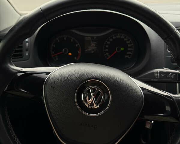 Червоний Фольксваген Поло, об'ємом двигуна 1.6 л та пробігом 199 тис. км за 9300 $, фото 3 на Automoto.ua