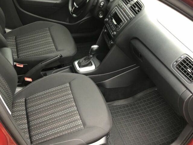 Красный Фольксваген Поло, объемом двигателя 1.4 л и пробегом 111 тыс. км за 9500 $, фото 2 на Automoto.ua