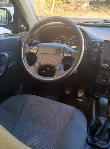 Фольксваген Поло, об'ємом двигуна 1.6 л та пробігом 148 тис. км за 2499 $, фото 16 на Automoto.ua