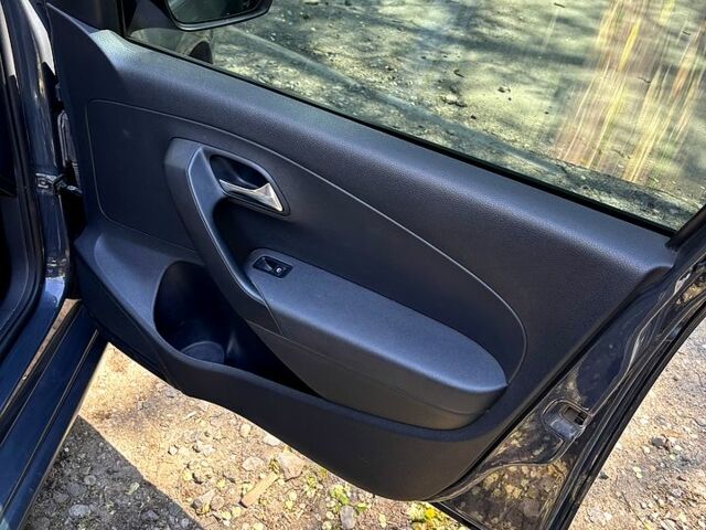 Фольксваген Поло, объемом двигателя 1.6 л и пробегом 147 тыс. км за 8000 $, фото 12 на Automoto.ua