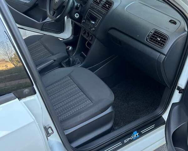 Фольксваген Поло, объемом двигателя 1.6 л и пробегом 108 тыс. км за 8950 $, фото 12 на Automoto.ua