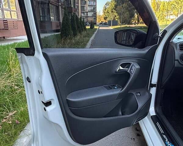 Фольксваген Поло, объемом двигателя 1.6 л и пробегом 108 тыс. км за 8950 $, фото 17 на Automoto.ua