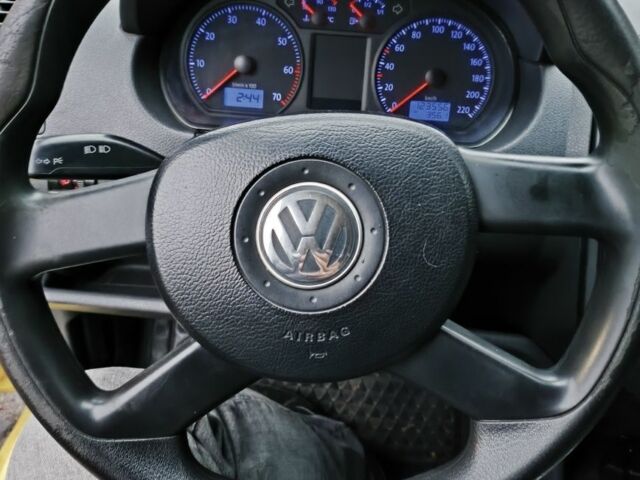 Желтый Фольксваген Поло, объемом двигателя 1.4 л и пробегом 123 тыс. км за 5300 $, фото 16 на Automoto.ua