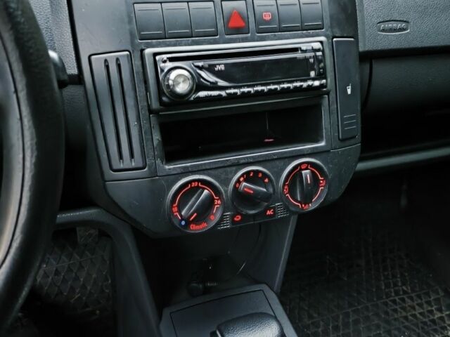 Желтый Фольксваген Поло, объемом двигателя 1.4 л и пробегом 123 тыс. км за 5300 $, фото 17 на Automoto.ua