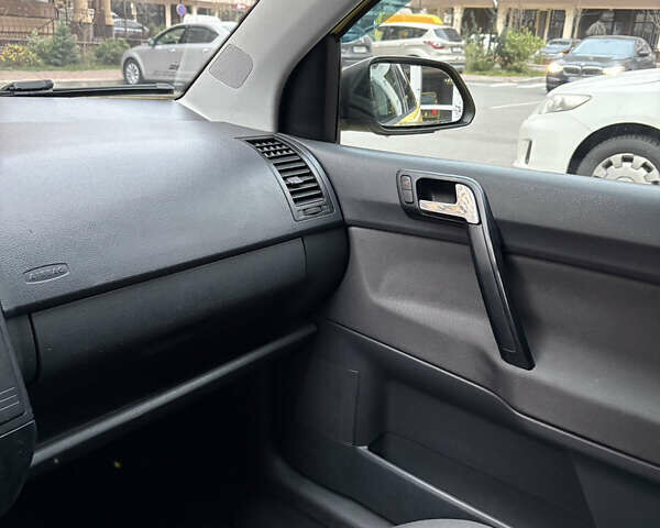 Желтый Фольксваген Поло, объемом двигателя 1.39 л и пробегом 239 тыс. км за 5000 $, фото 16 на Automoto.ua