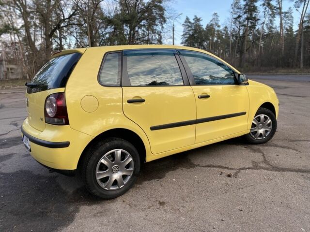 Желтый Фольксваген Поло, объемом двигателя 1.4 л и пробегом 240 тыс. км за 5500 $, фото 4 на Automoto.ua