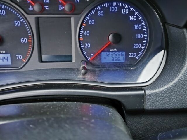 Желтый Фольксваген Поло, объемом двигателя 1.4 л и пробегом 123 тыс. км за 5300 $, фото 18 на Automoto.ua