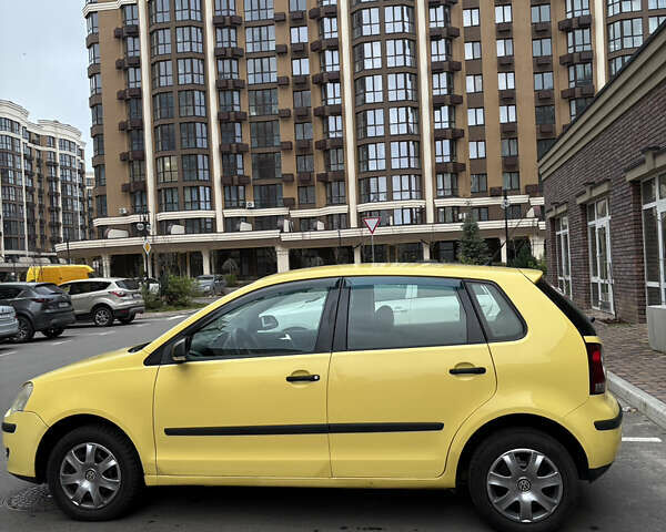 Желтый Фольксваген Поло, объемом двигателя 1.39 л и пробегом 239 тыс. км за 5000 $, фото 6 на Automoto.ua