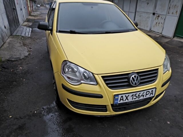 Желтый Фольксваген Поло, объемом двигателя 1.4 л и пробегом 123 тыс. км за 5300 $, фото 4 на Automoto.ua