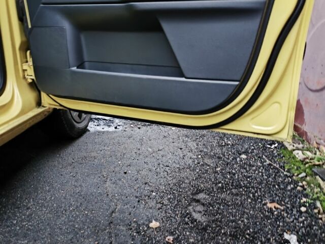 Желтый Фольксваген Поло, объемом двигателя 1.4 л и пробегом 123 тыс. км за 5300 $, фото 10 на Automoto.ua