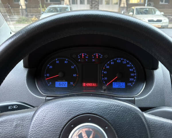 Желтый Фольксваген Поло, объемом двигателя 1.39 л и пробегом 239 тыс. км за 5000 $, фото 23 на Automoto.ua