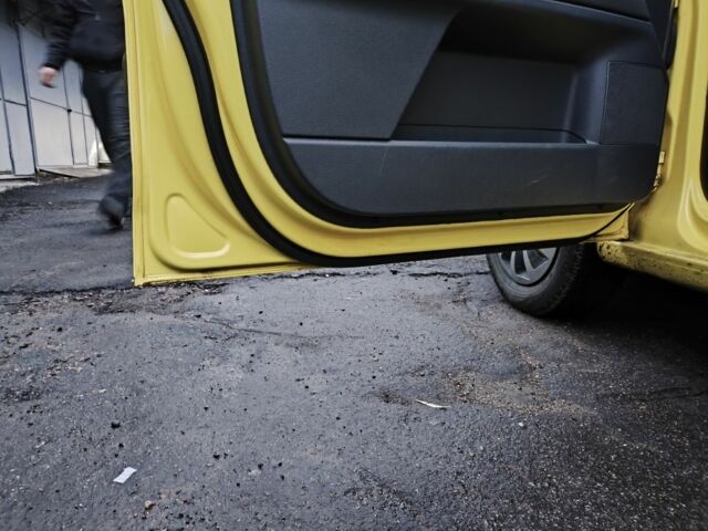 Желтый Фольксваген Поло, объемом двигателя 1.4 л и пробегом 123 тыс. км за 5300 $, фото 14 на Automoto.ua