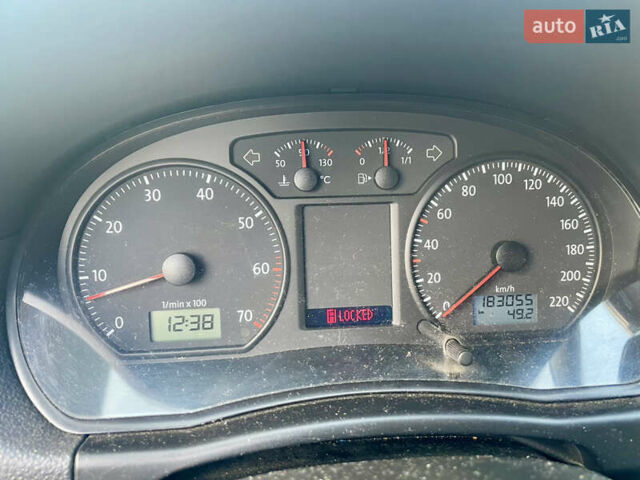 Жовтий Фольксваген Поло, об'ємом двигуна 1.4 л та пробігом 183 тис. км за 5700 $, фото 9 на Automoto.ua