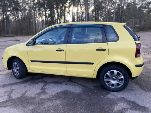 Желтый Фольксваген Поло, объемом двигателя 1.4 л и пробегом 240 тыс. км за 5500 $, фото 1 на Automoto.ua