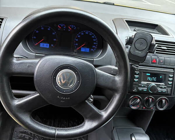 Желтый Фольксваген Поло, объемом двигателя 1.39 л и пробегом 239 тыс. км за 5000 $, фото 14 на Automoto.ua