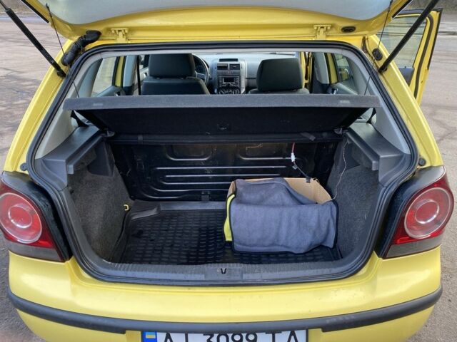 Желтый Фольксваген Поло, объемом двигателя 1.4 л и пробегом 240 тыс. км за 5500 $, фото 6 на Automoto.ua