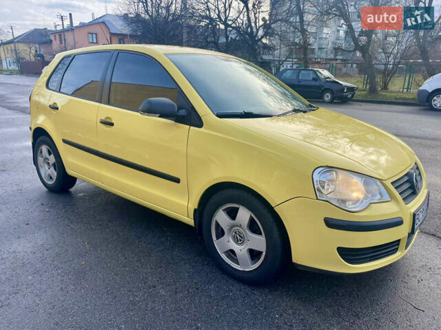 Жовтий Фольксваген Поло, об'ємом двигуна 1.4 л та пробігом 183 тис. км за 5700 $, фото 2 на Automoto.ua