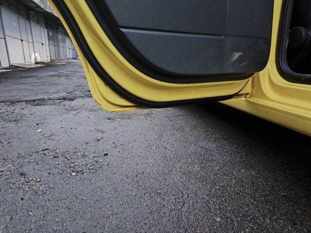 Желтый Фольксваген Поло, объемом двигателя 1.4 л и пробегом 123 тыс. км за 5300 $, фото 15 на Automoto.ua