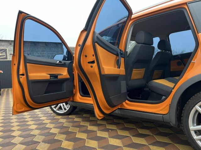 Жовтий Фольксваген Поло, об'ємом двигуна 1.4 л та пробігом 239 тис. км за 5350 $, фото 7 на Automoto.ua