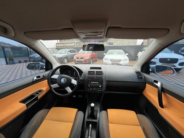 Жовтий Фольксваген Поло, об'ємом двигуна 1.4 л та пробігом 239 тис. км за 5350 $, фото 14 на Automoto.ua