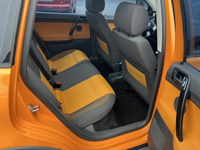 Жовтий Фольксваген Поло, об'ємом двигуна 1.4 л та пробігом 239 тис. км за 5350 $, фото 12 на Automoto.ua