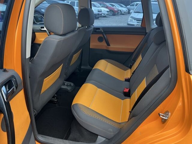 Жовтий Фольксваген Поло, об'ємом двигуна 1.4 л та пробігом 239 тис. км за 5350 $, фото 11 на Automoto.ua