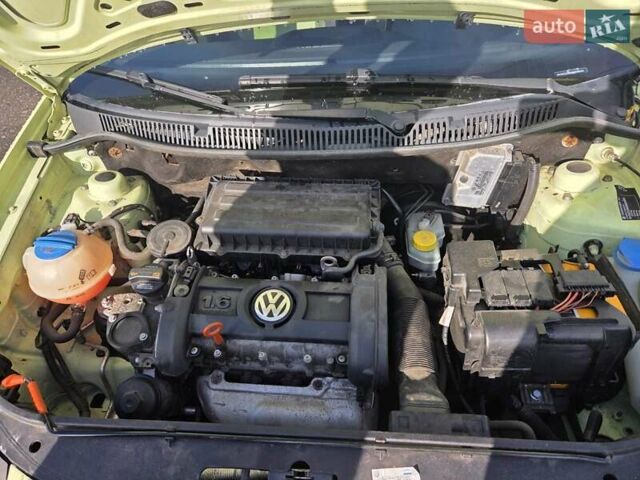 Желтый Фольксваген Поло, объемом двигателя 1.6 л и пробегом 124 тыс. км за 2900 $, фото 18 на Automoto.ua