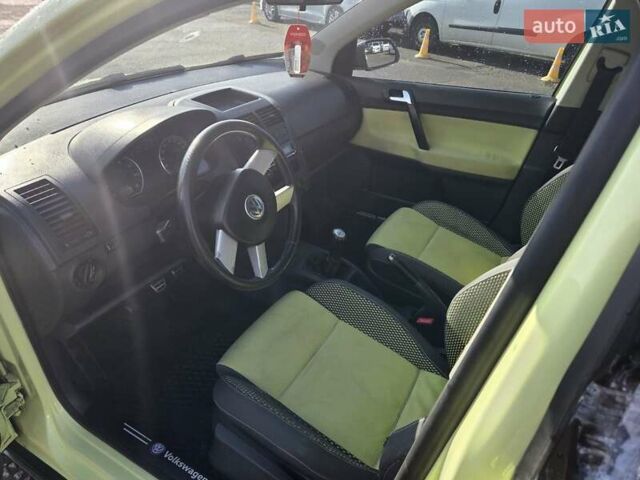 Желтый Фольксваген Поло, объемом двигателя 1.6 л и пробегом 124 тыс. км за 2990 $, фото 20 на Automoto.ua