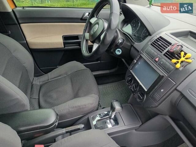 Жовтий Фольксваген Поло, об'ємом двигуна 1.39 л та пробігом 140 тис. км за 4500 $, фото 27 на Automoto.ua