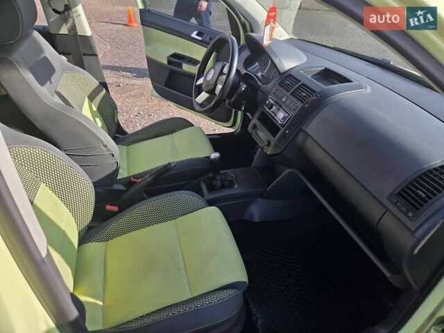 Желтый Фольксваген Поло, объемом двигателя 1.6 л и пробегом 124 тыс. км за 2900 $, фото 22 на Automoto.ua