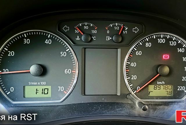 Желтый Фольксваген Поло, объемом двигателя 1.4 л и пробегом 89 тыс. км за 5999 $, фото 6 на Automoto.ua