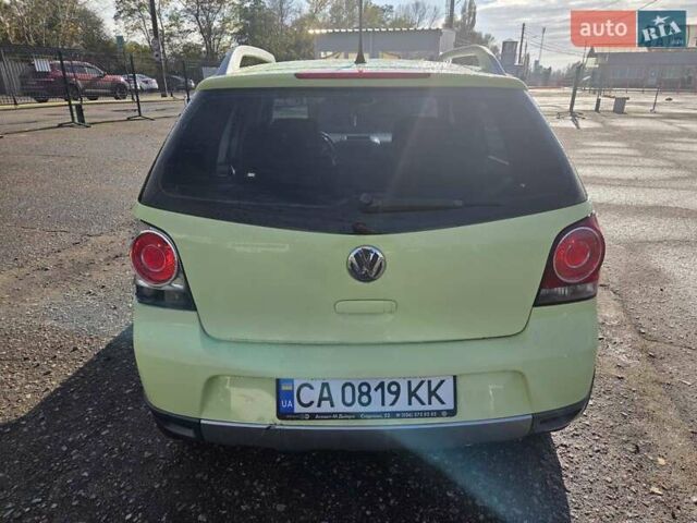 Желтый Фольксваген Поло, объемом двигателя 1.6 л и пробегом 124 тыс. км за 2990 $, фото 11 на Automoto.ua