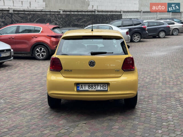 Желтый Фольксваген Поло, объемом двигателя 1.2 л и пробегом 204 тыс. км за 6000 $, фото 6 на Automoto.ua