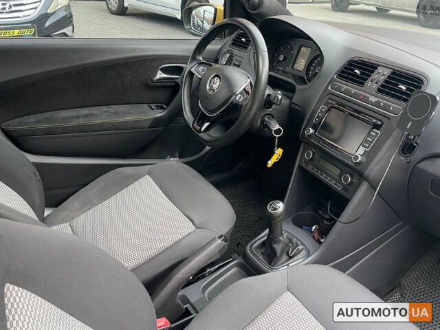 Желтый Фольксваген Поло, объемом двигателя 1.2 л и пробегом 190 тыс. км за 7400 $, фото 9 на Automoto.ua