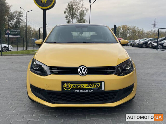 Желтый Фольксваген Поло, объемом двигателя 1.2 л и пробегом 190 тыс. км за 7400 $, фото 1 на Automoto.ua
