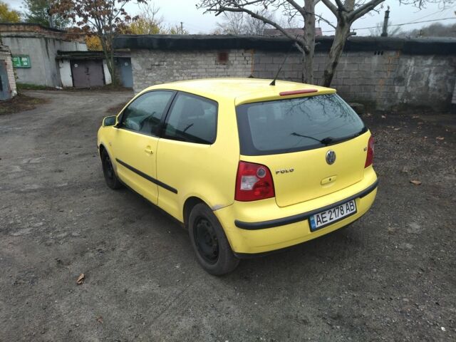 Желтый Фольксваген Поло, объемом двигателя 1.2 л и пробегом 230 тыс. км за 2500 $, фото 4 на Automoto.ua