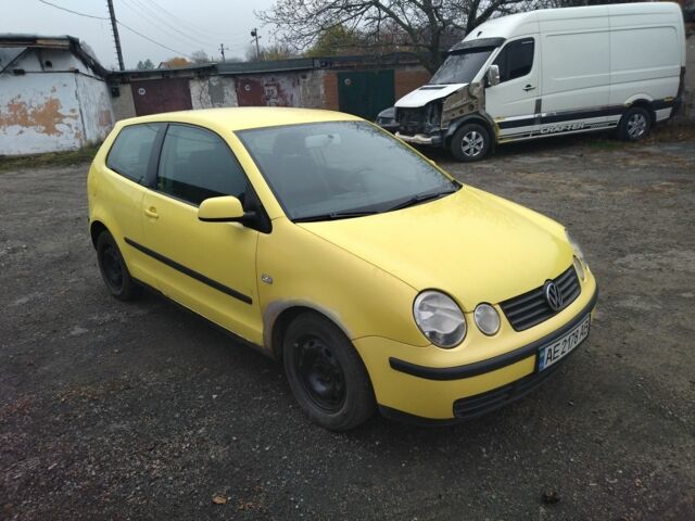 Желтый Фольксваген Поло, объемом двигателя 1.2 л и пробегом 230 тыс. км за 2500 $, фото 2 на Automoto.ua
